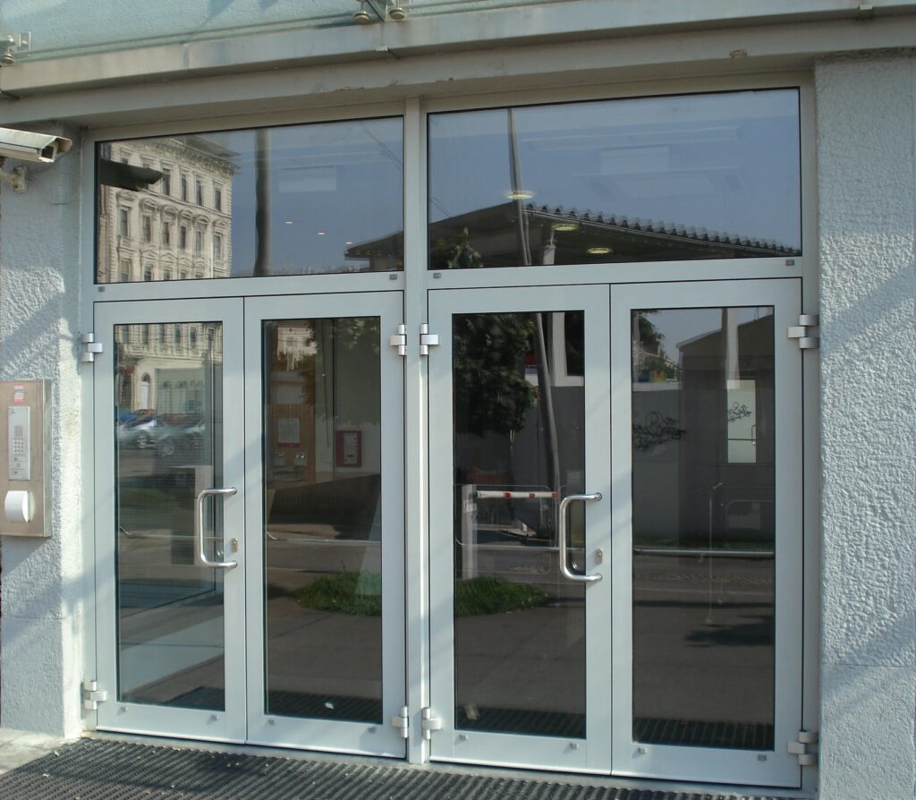 11-Metallbau-Krebs-Eingangsportal